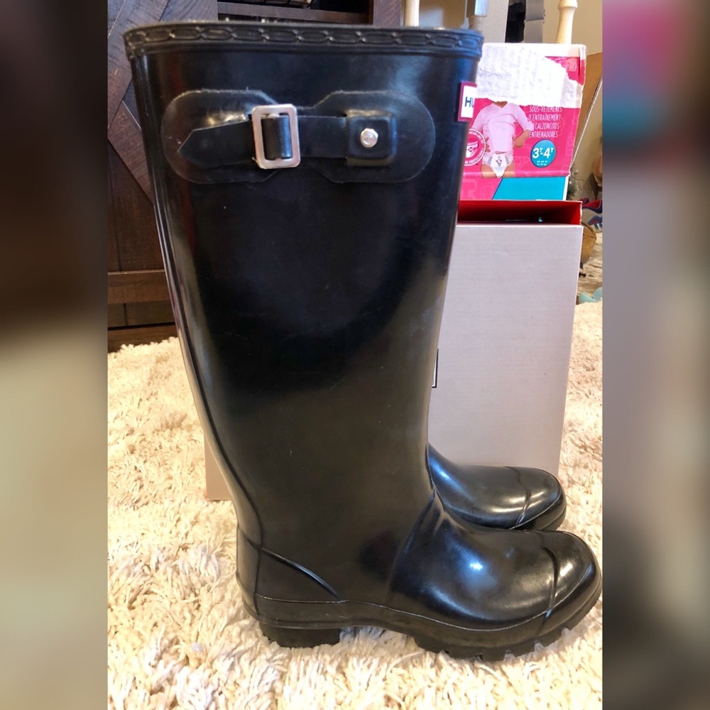 “Huntress” rain boots size 7